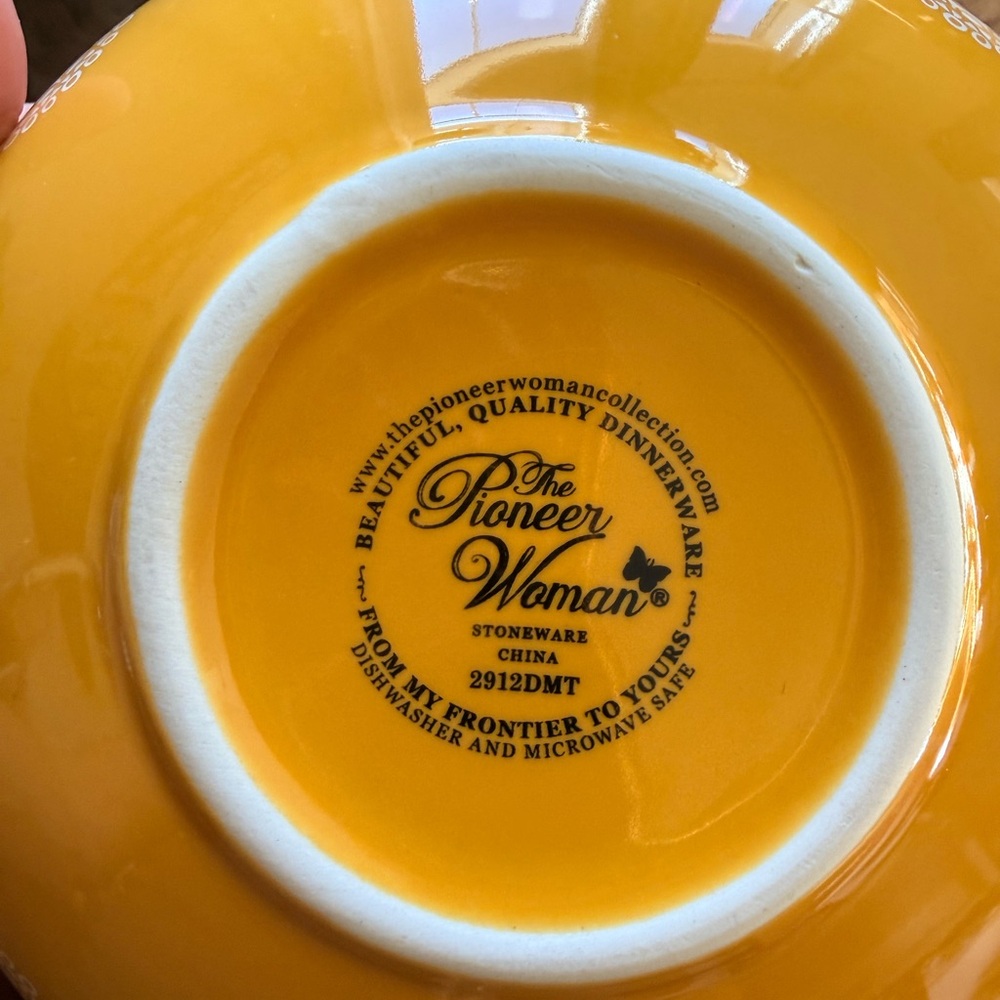 The Pioneer Woman Yellow Stoneware Dinner Plate